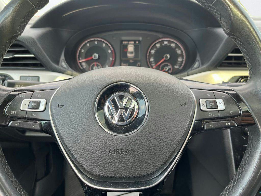 Used 2022 Volkswagen Passat 2.0T SE FWD image 20