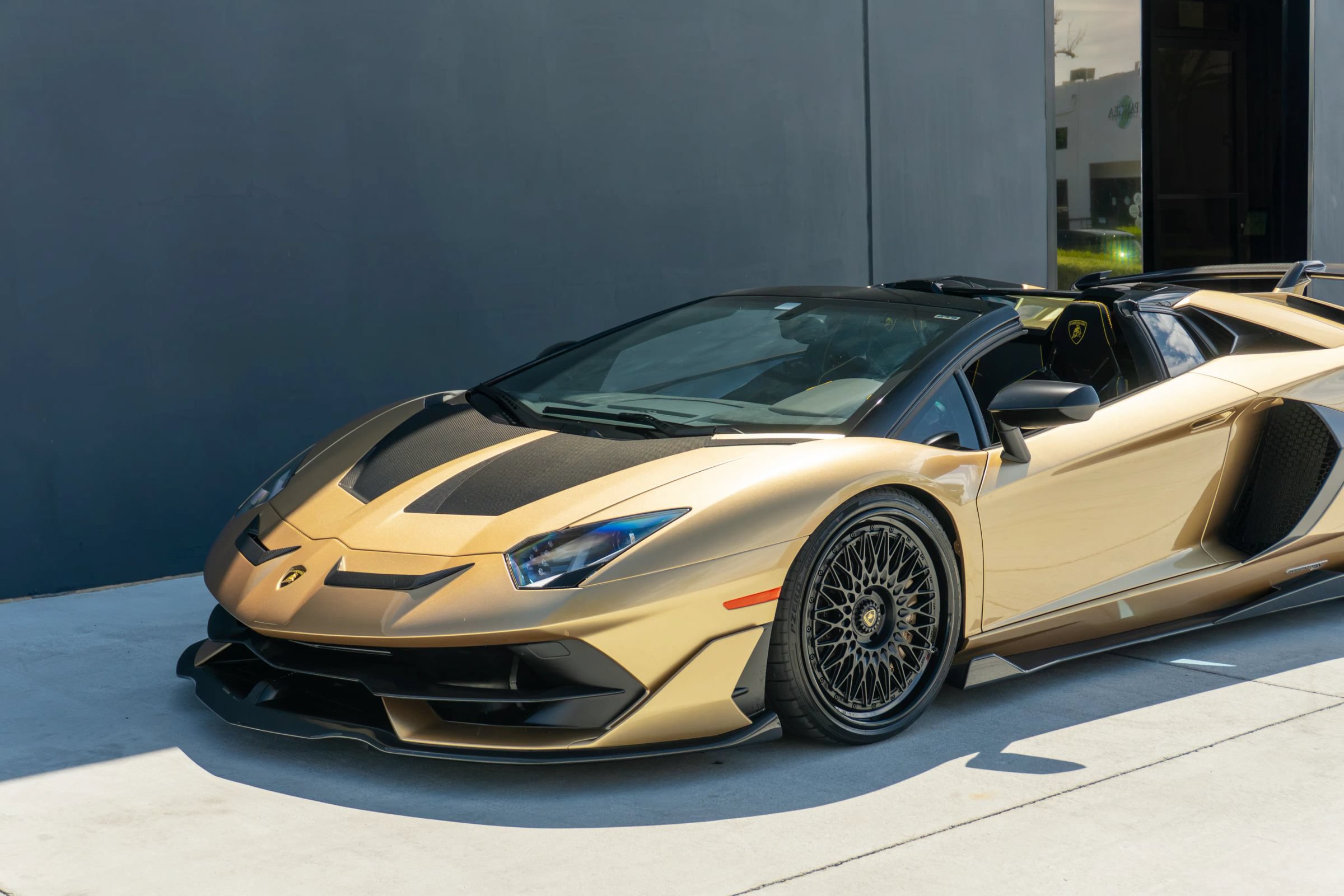Used 2020 Lamborghini Aventador SVJ AWD/4WD image 21