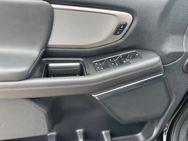 Used 2025 Ford Expedition Active AWD/4WD image 19