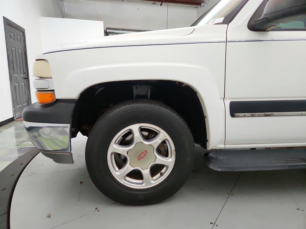 Used 2001 Chevrolet Suburban LS w/ LS Preferred Equipment Group RWD image 27