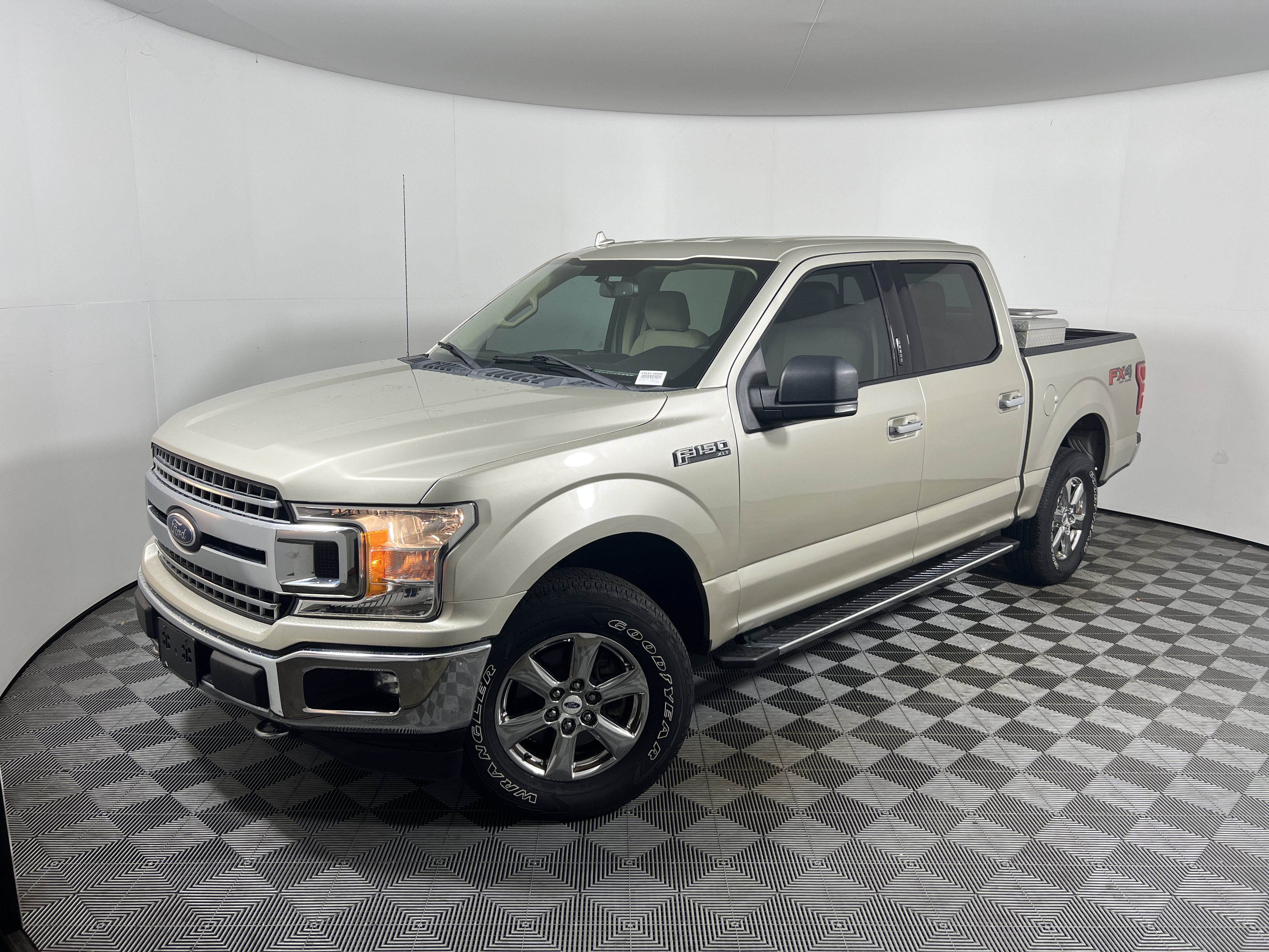 Used 2018 Ford F150 XLT w/ Equipment Group 302A Luxury AWD/4WD image 1