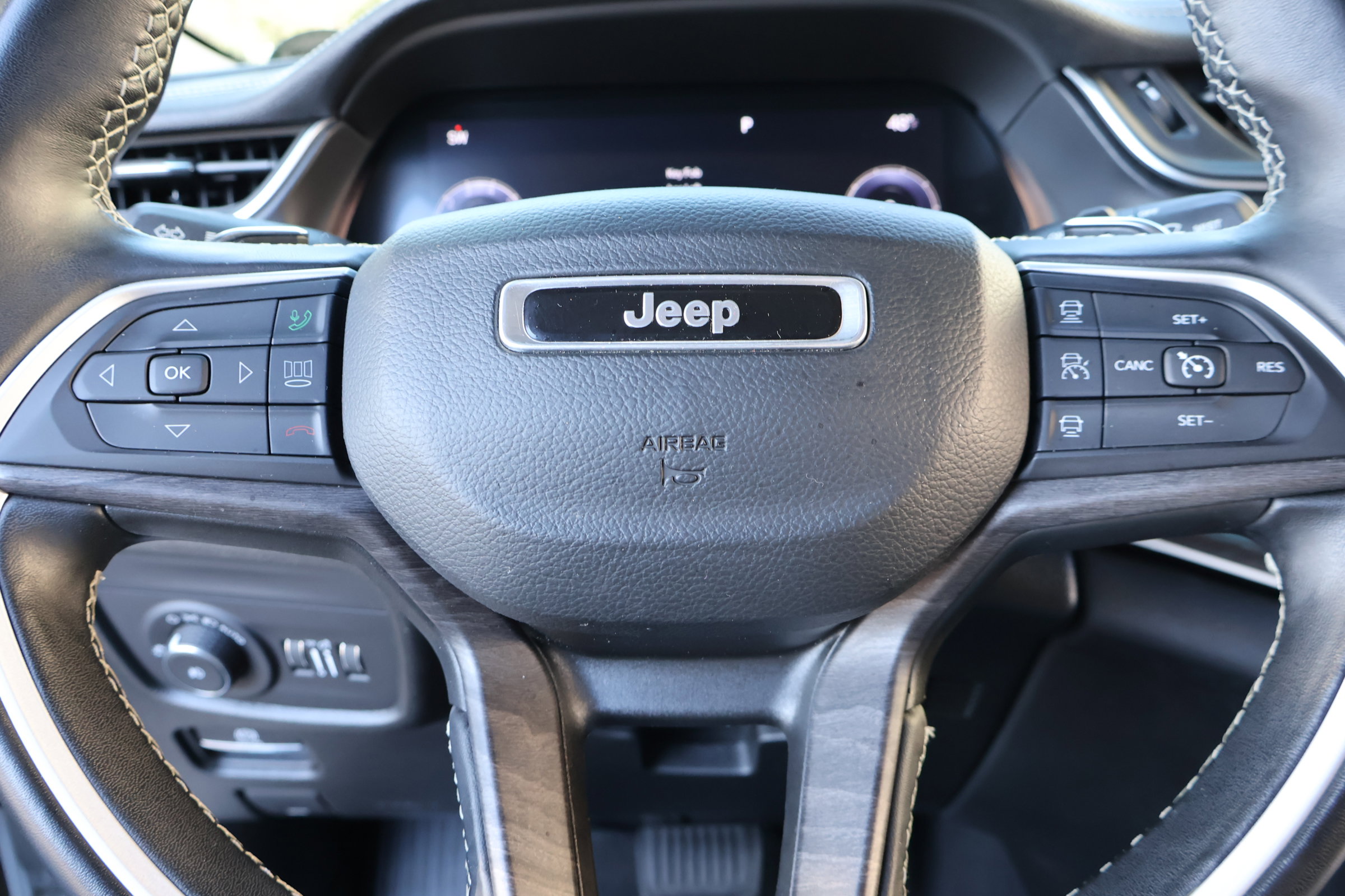 Used 2022 Jeep Grand Cherokee L Limited image 26