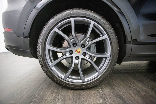 Used 2019 Porsche Cayenne S w/ Premium Plus Package image 43