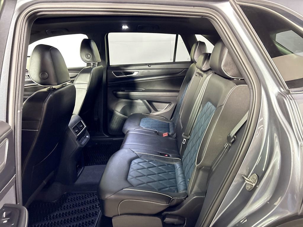 Certified 2024 Volkswagen Atlas Cross Sport SEL Premium R-Line image 21