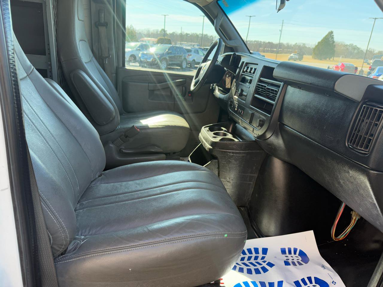 Used 2017 Chevrolet Express 2500 Extended RWD image 13