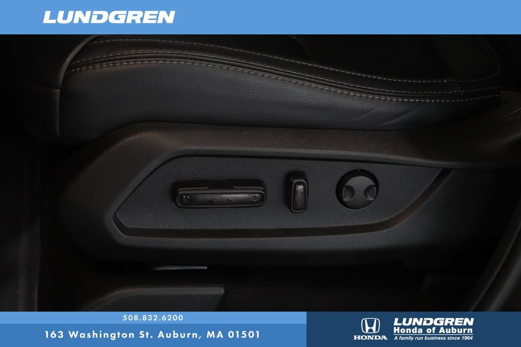 Used 2025 Honda Pilot EX-L image 14