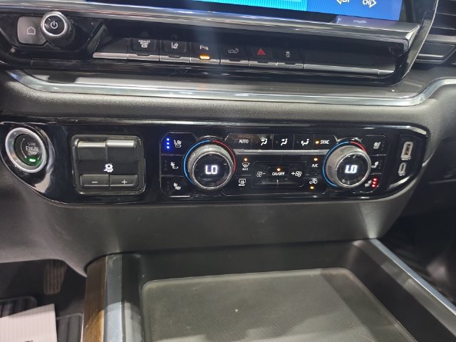 Used 2024 Chevrolet Silverado 3500 High Country w/ Technology Package AWD/4WD image 15