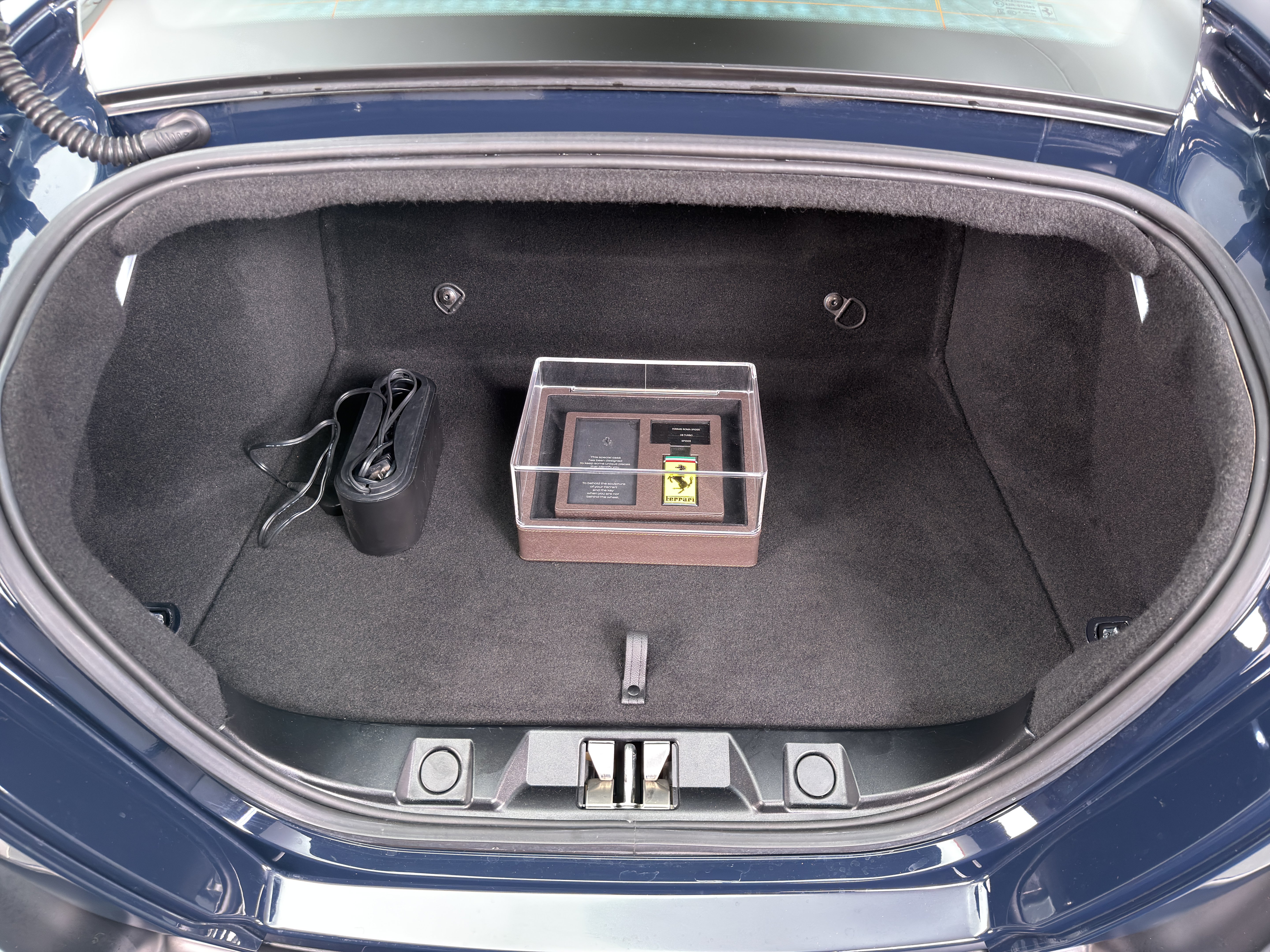 Used 2021 Ferrari Roma RWD image 21