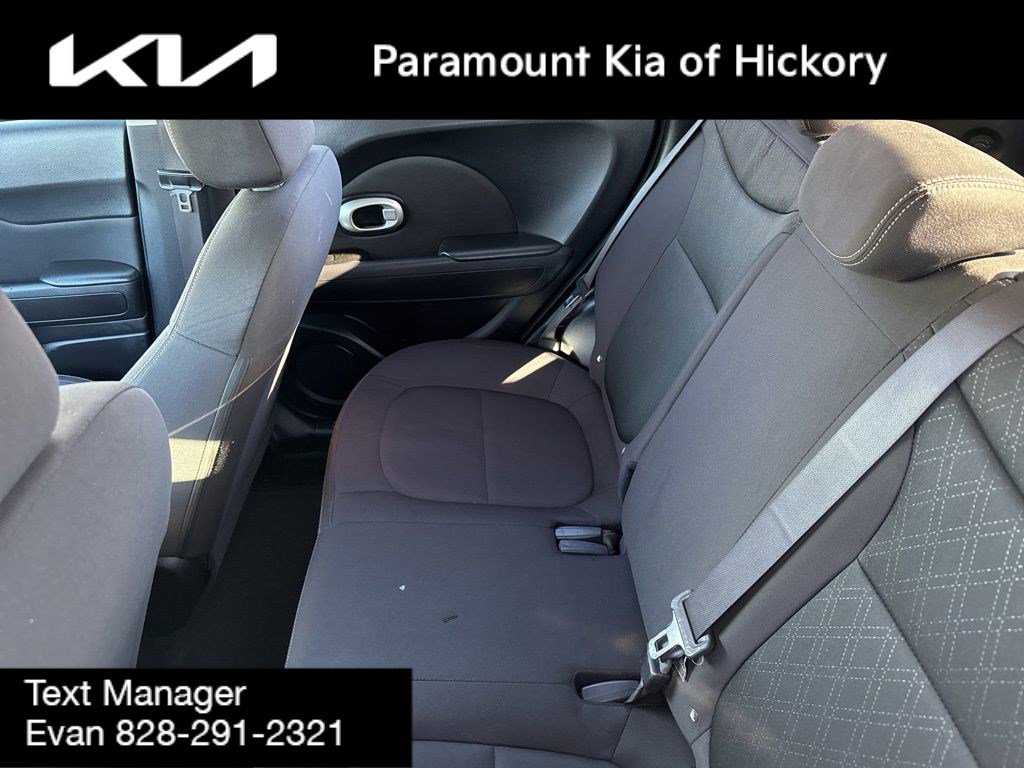 Used 2016 Kia Soul Base image 10