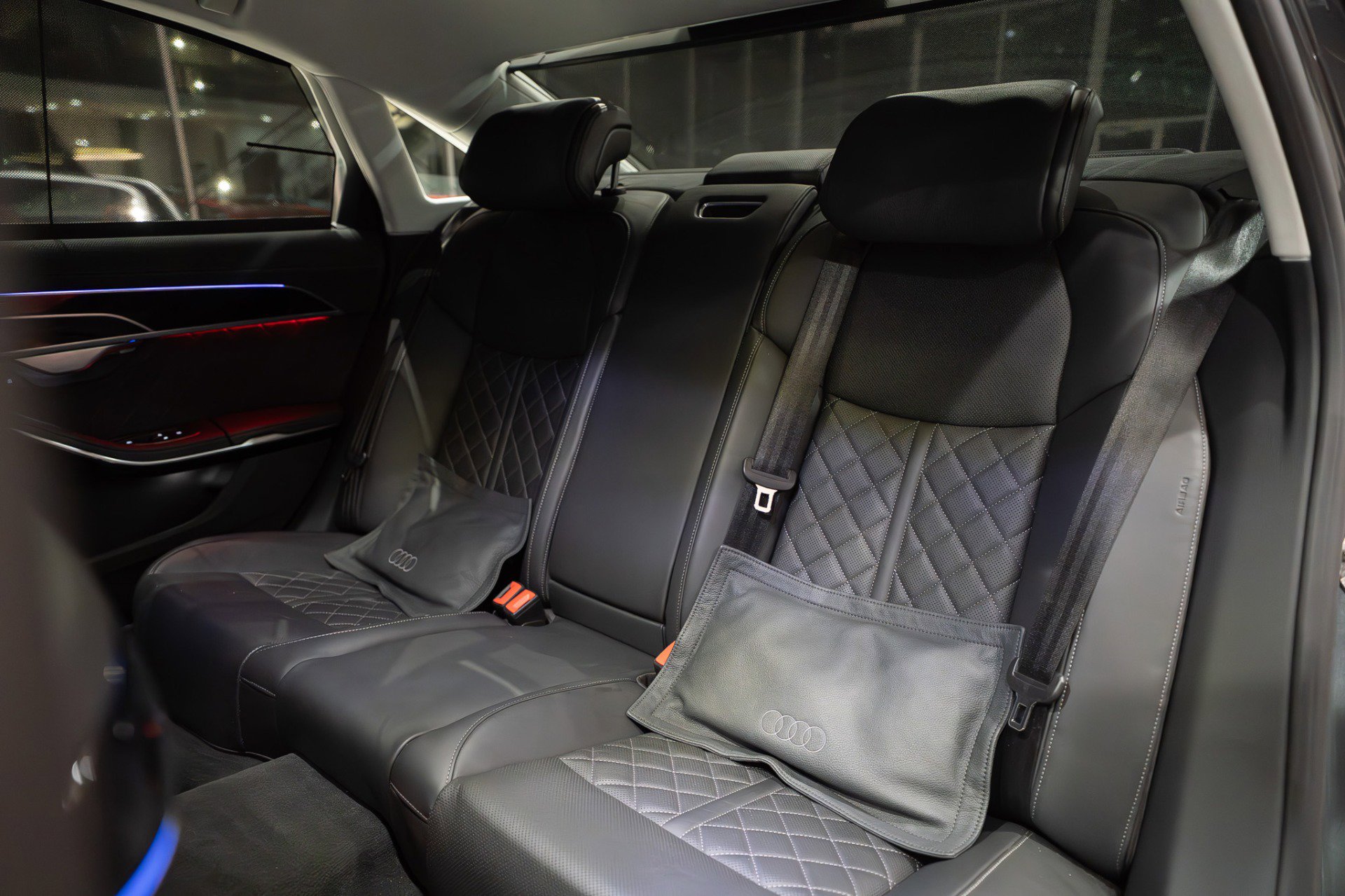 Used 2023 Audi S8 w/ S8 Comfort Plus Package image 36