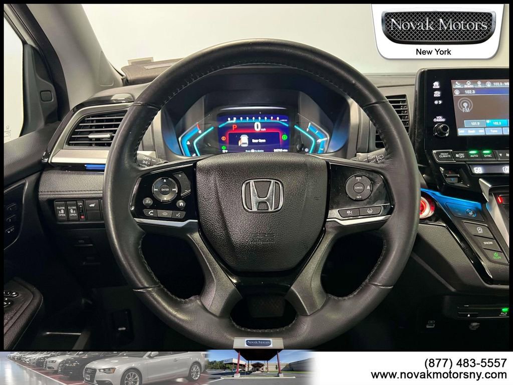 Used 2023 Honda Odyssey Touring image 16