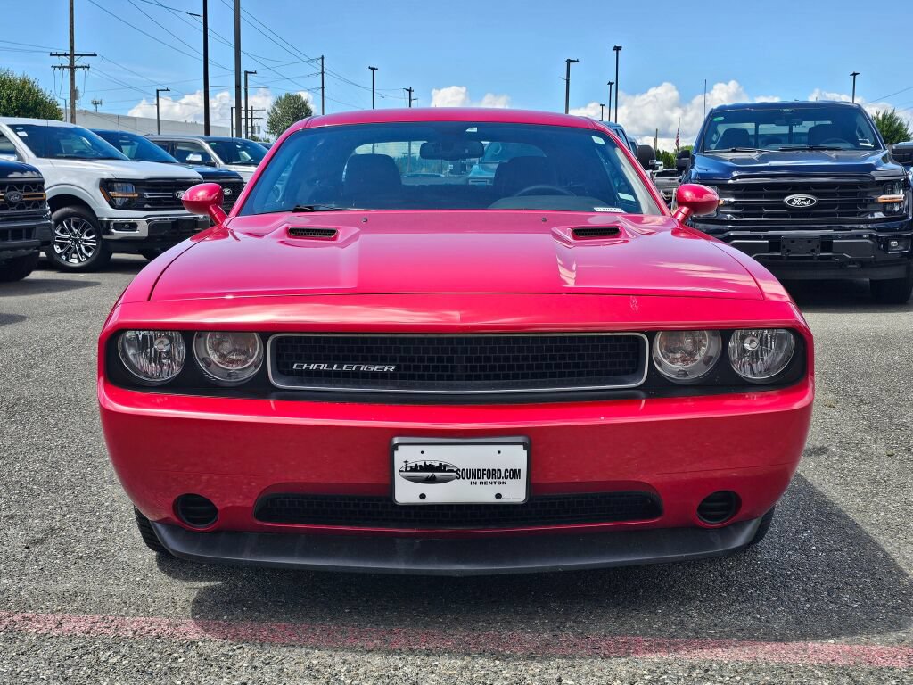 Used 2013 Dodge Challenger SXT RWD image 9