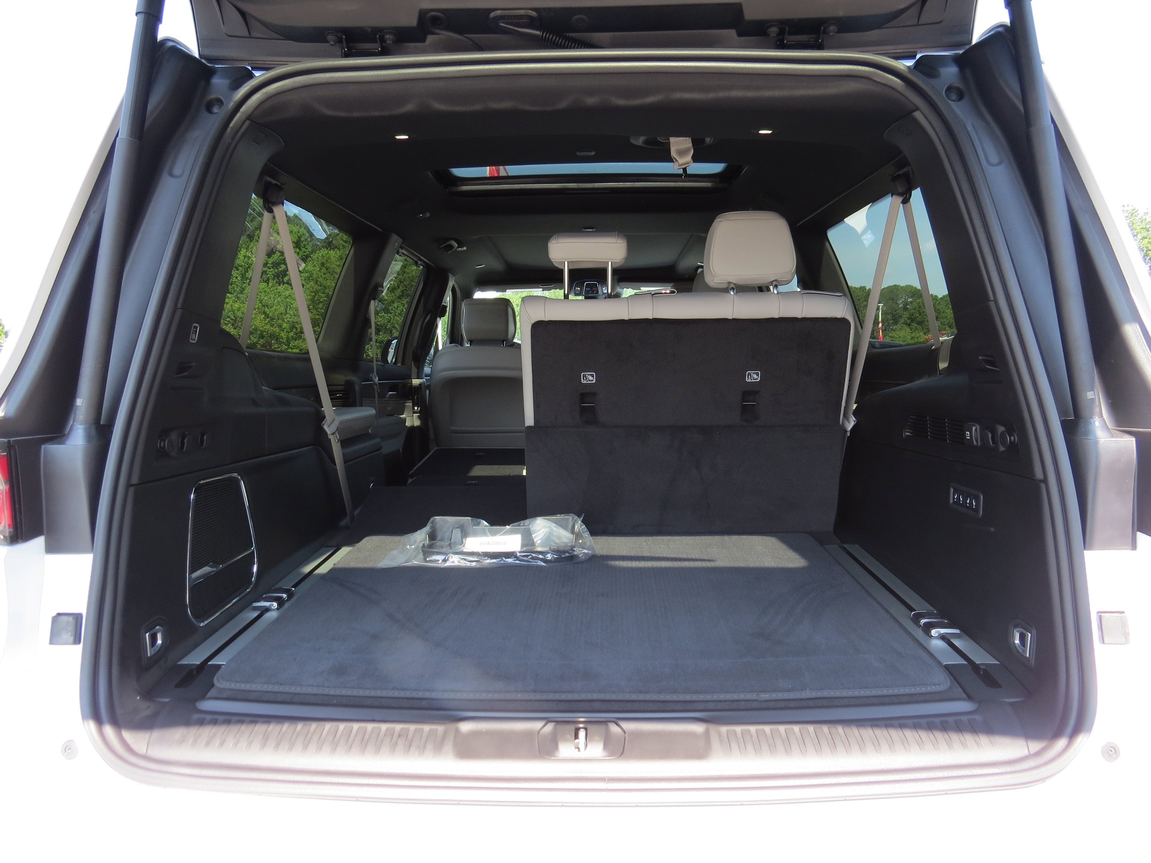 New 2025 Jeep Wagoneer L Series II w/ Convenience Group I image 16