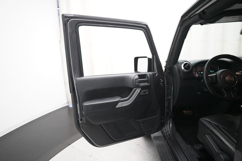 Used 2016 Jeep Wrangler Unlimited Sahara image 26