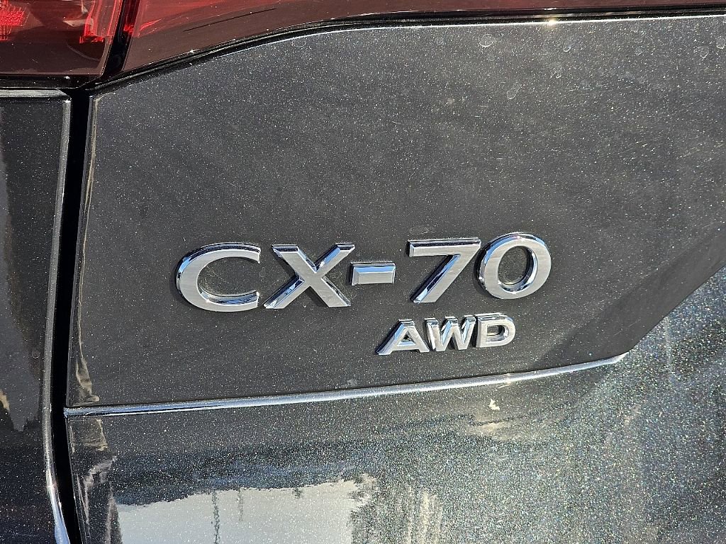 Certified 2025 MAZDA CX-70 Plug-In Hybrid w/ Premium Pkg AWD/4WD image 16