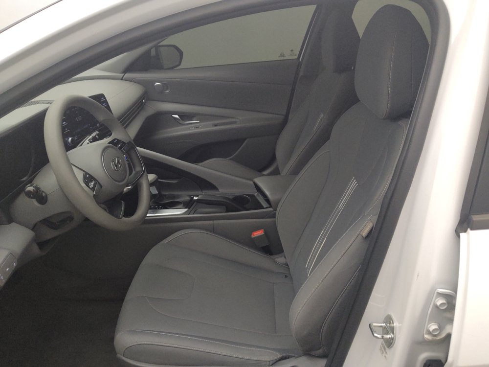 Used 2022 Hyundai Elantra SEL FWD image 17