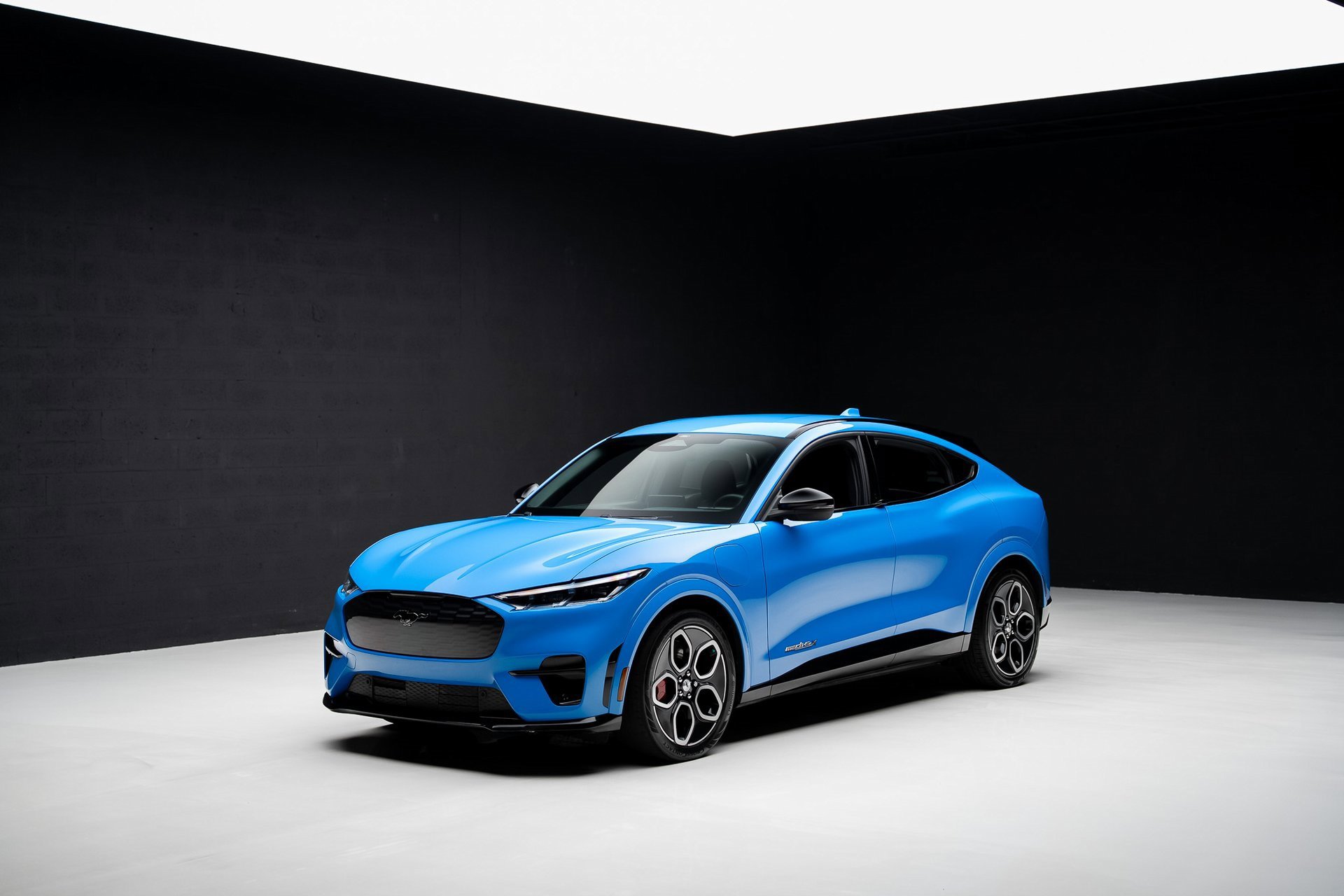 Used 2021 Ford Mustang Mach-E GT image 4