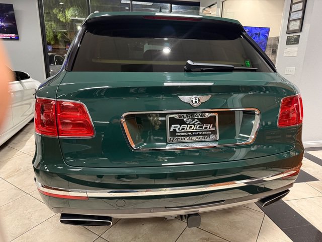 Used 2017 Bentley Bentayga AWD/4WD image 12