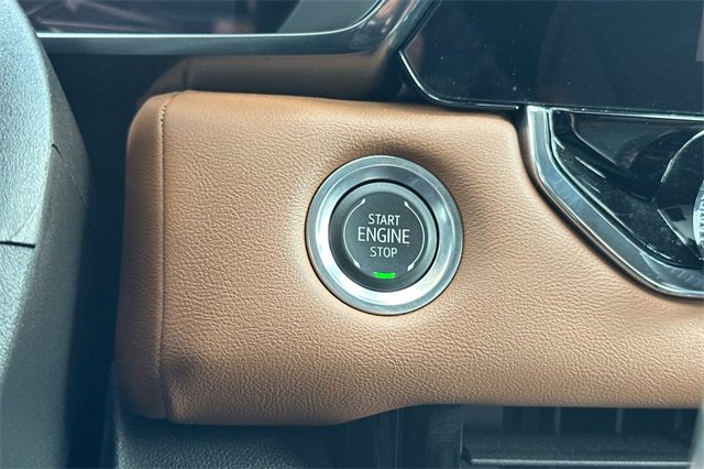 Used 2025 GMC Canyon AT4 image 20