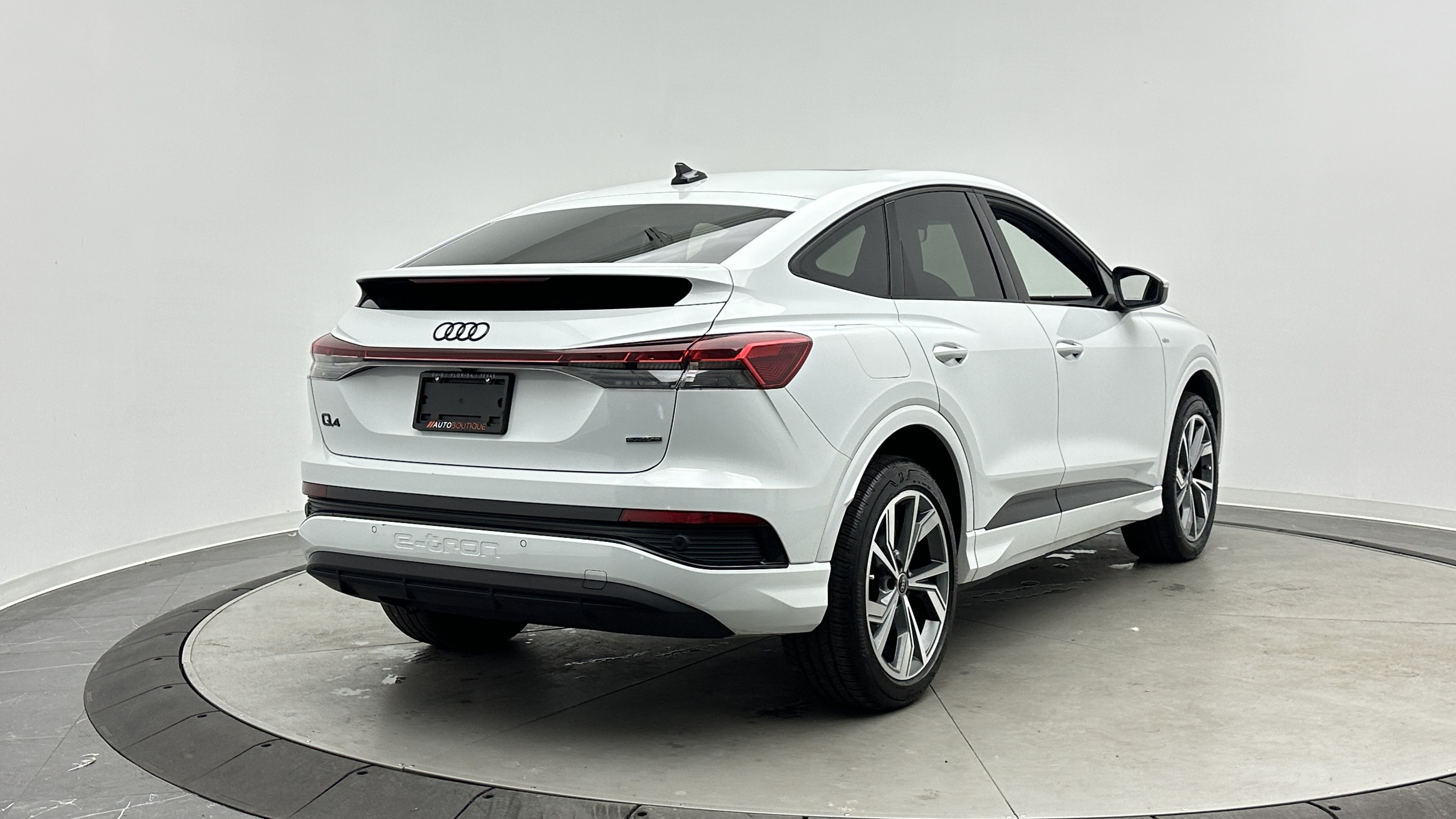 Used 2023 Audi Q4 e-tron Premium w/ Convenience Package AWD/4WD image 8
