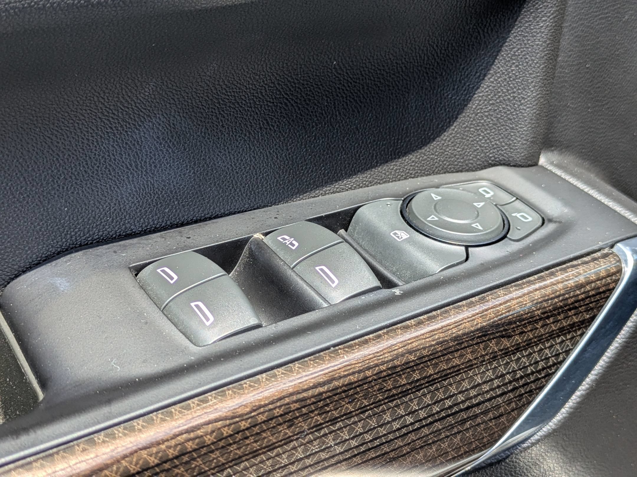 Used 2019 Chevrolet Silverado 1500 LT w/ All-Star Edition AWD/4WD image 11