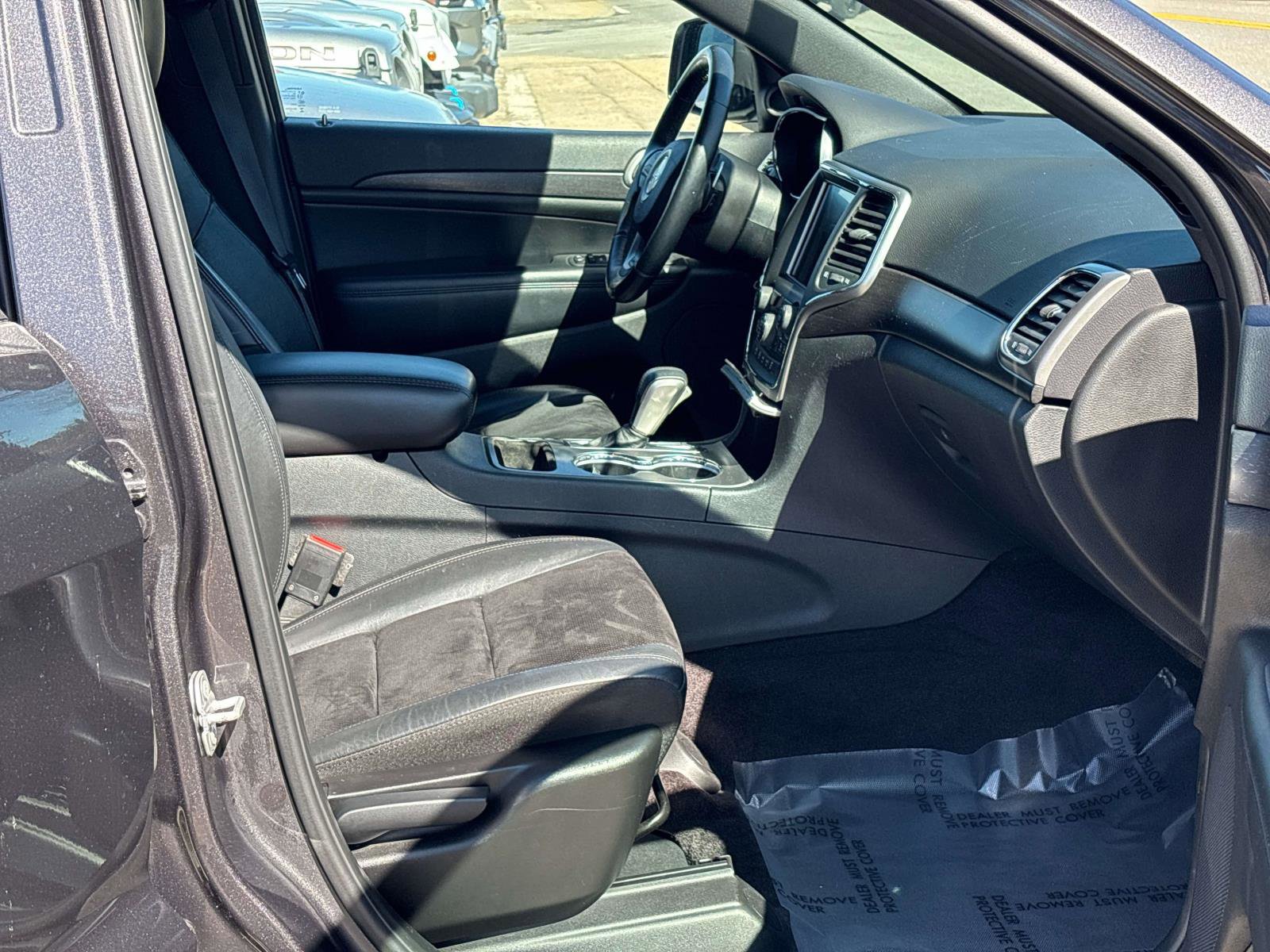 Certified 2017 Jeep Grand Cherokee Altitude image 14