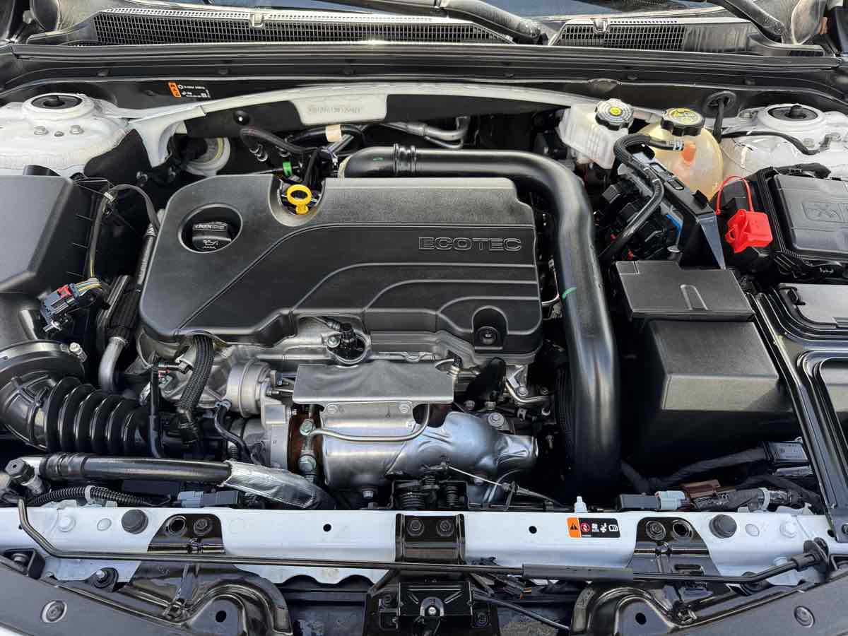 Used 2024 Chevrolet Malibu LT FWD image 9