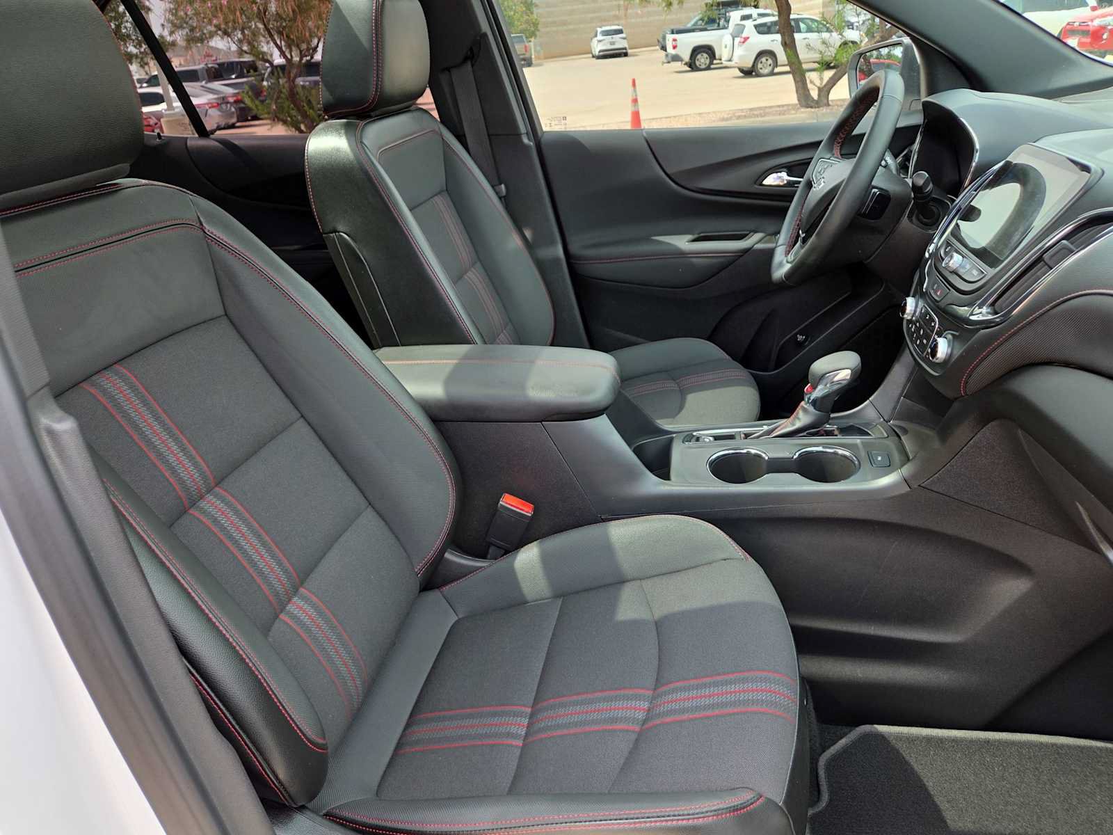 Used 2024 Chevrolet Equinox RS FWD image 18