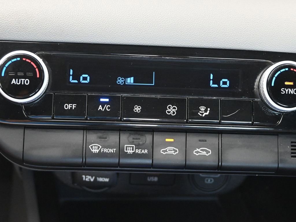 Used 2023 Hyundai Elantra SEL FWD image 31