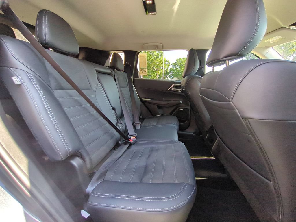 Used 2025 Mitsubishi Outlander SE AWD/4WD image 31