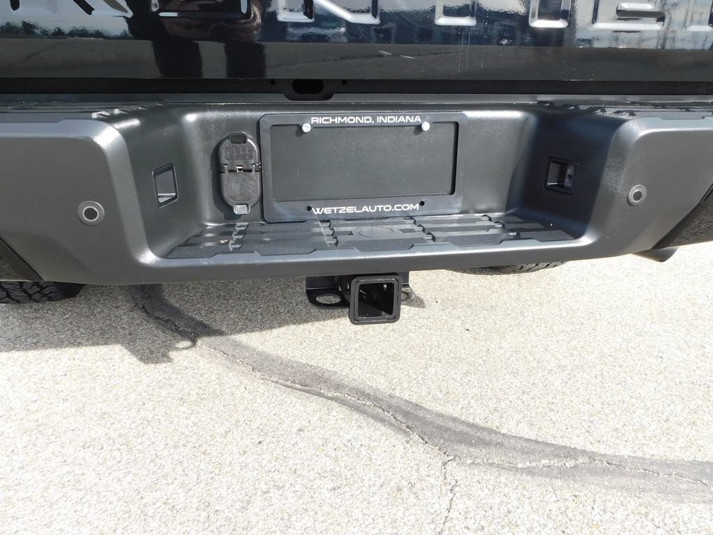 Used 2024 Nissan Frontier SV w/ Hardbody Edition AWD/4WD image 10