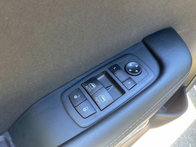 Used 2021 Dodge Challenger SXT RWD image 12