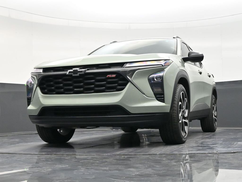 Used 2024 Chevrolet Trax RS w/ Sunroof Package FWD image 27