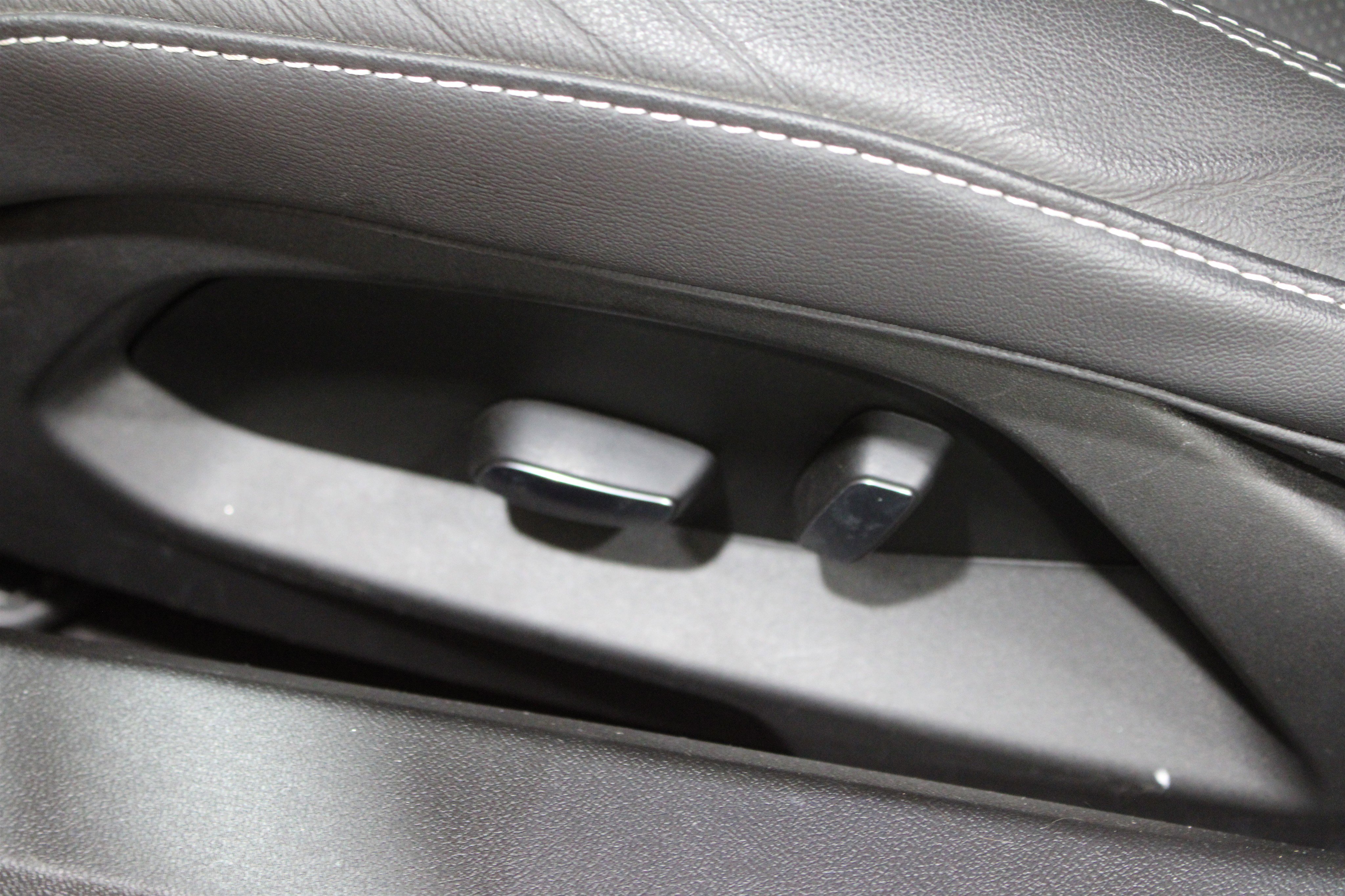 Used 2024 Chevrolet Corvette Stingray Coupe w/ Z51 Performance Package RWD image 5