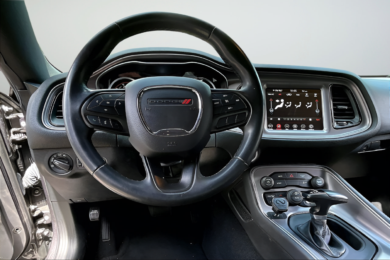 Used 2023 Dodge Challenger SXT RWD image 8