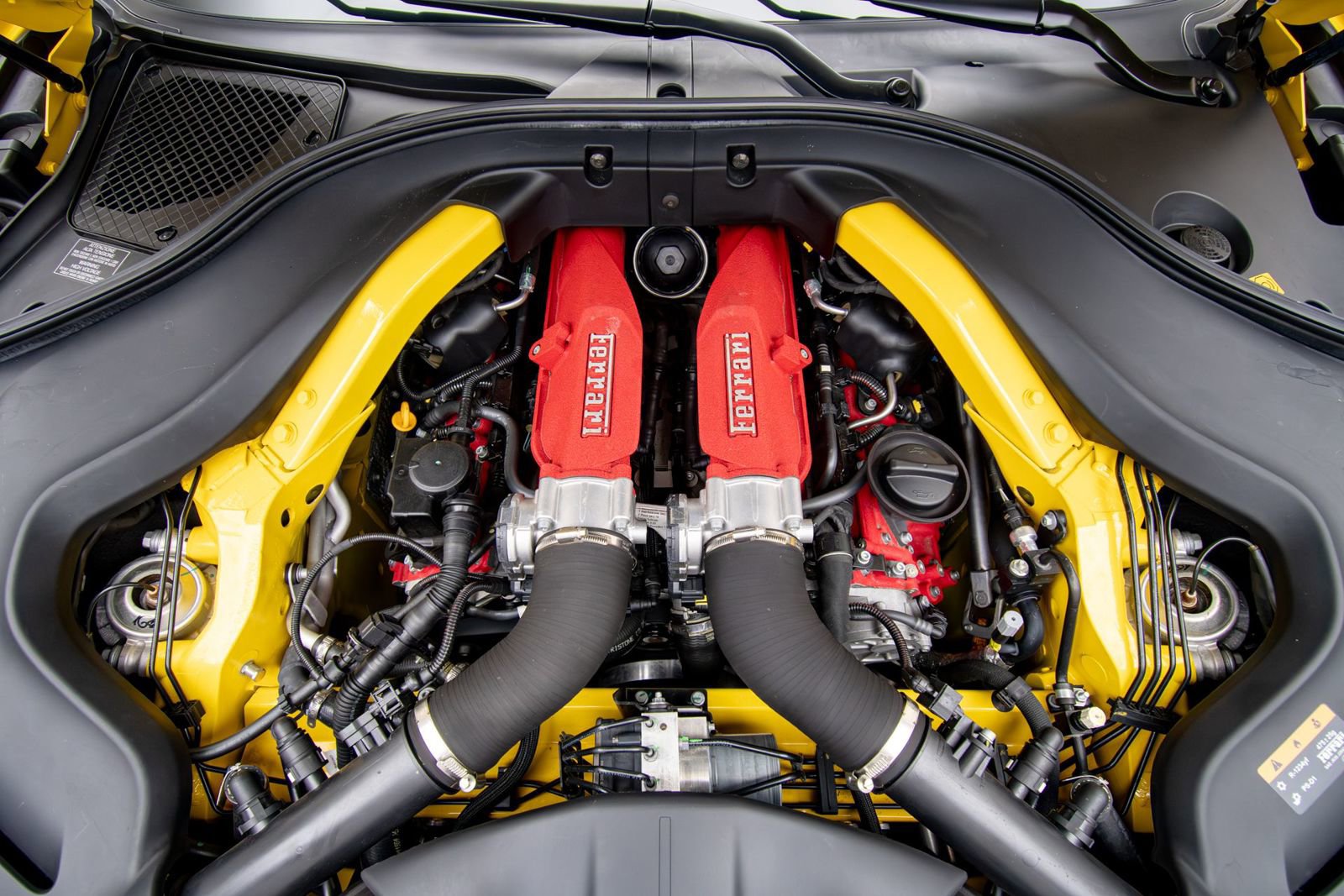 Used 2019 Ferrari Portofino RWD image 43