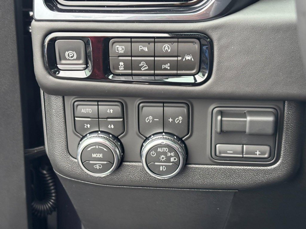 New 2026 GMC Yukon XL AT4 Ultimate w/ LPO, Illumination Package image 16
