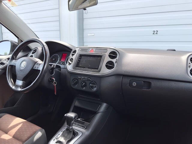 Used 2009 Volkswagen Tiguan SE AWD/4WD image 11