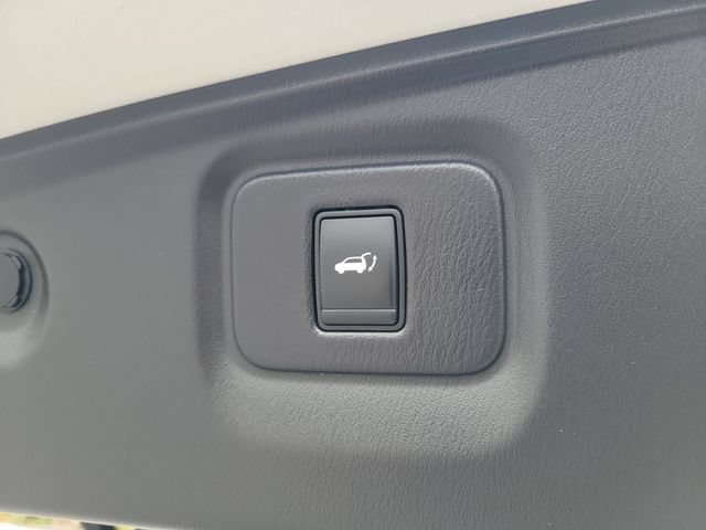 Used 2016 Nissan Pathfinder SL w/ SL Tech Package FWD image 9