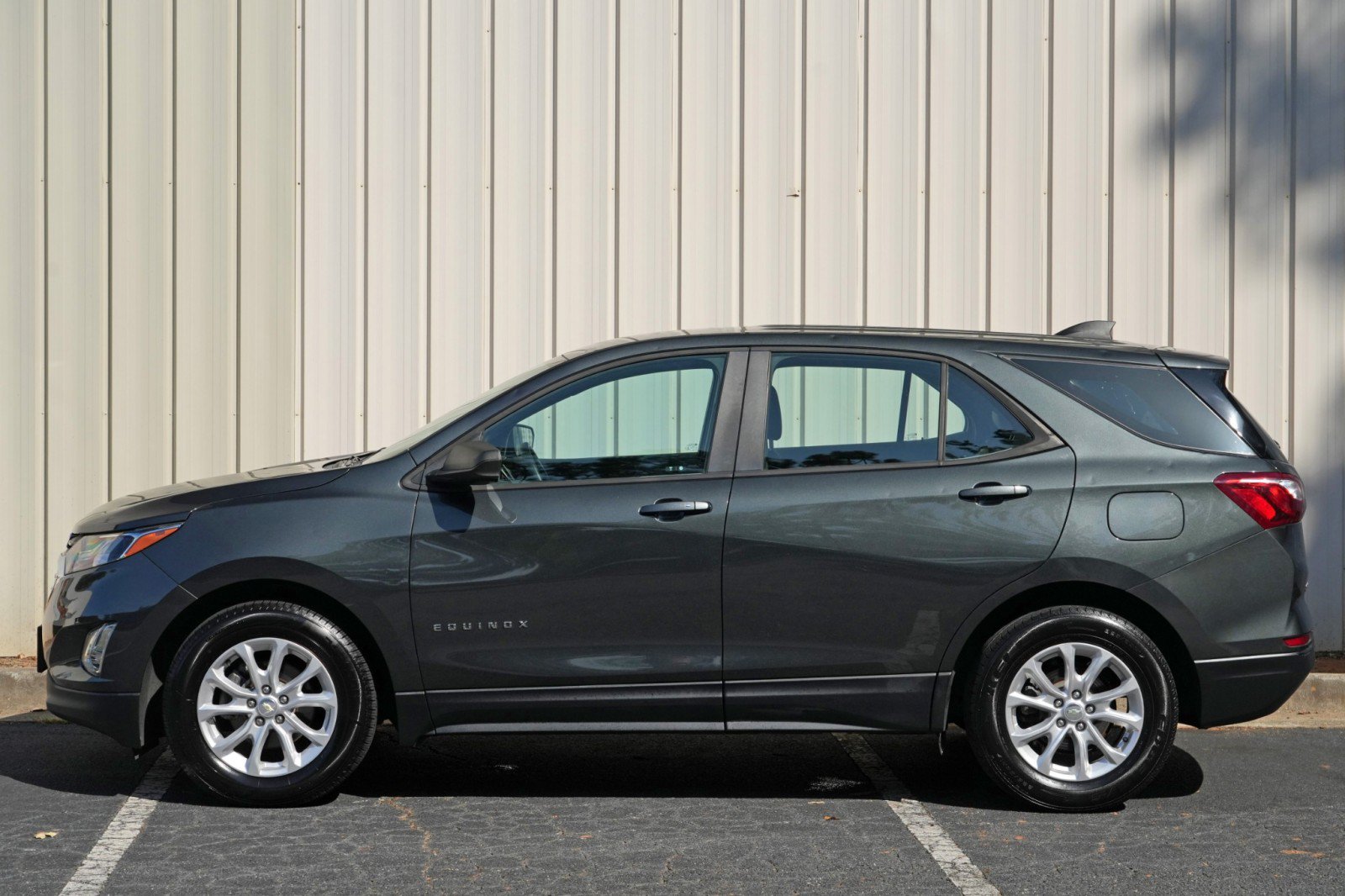 Used 2020 Chevrolet Equinox LS FWD image 41