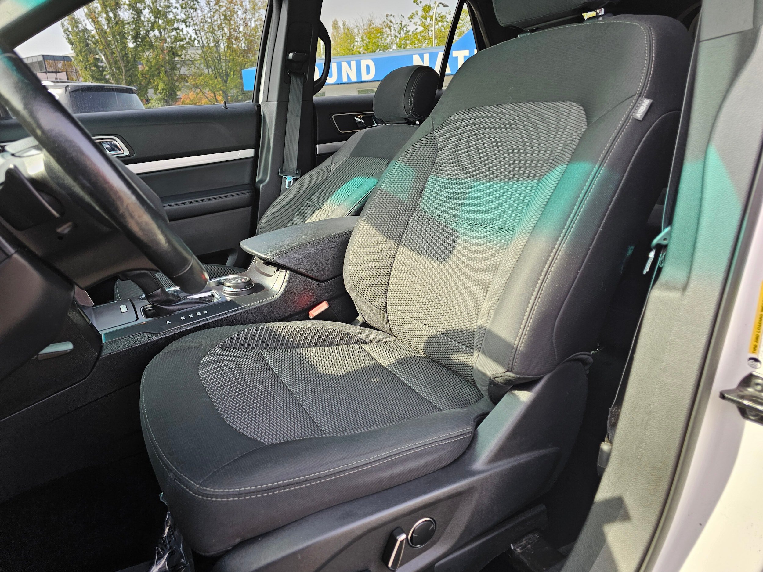 Used 2016 Ford Explorer XLT w/ Equipment Group 201A AWD/4WD image 25