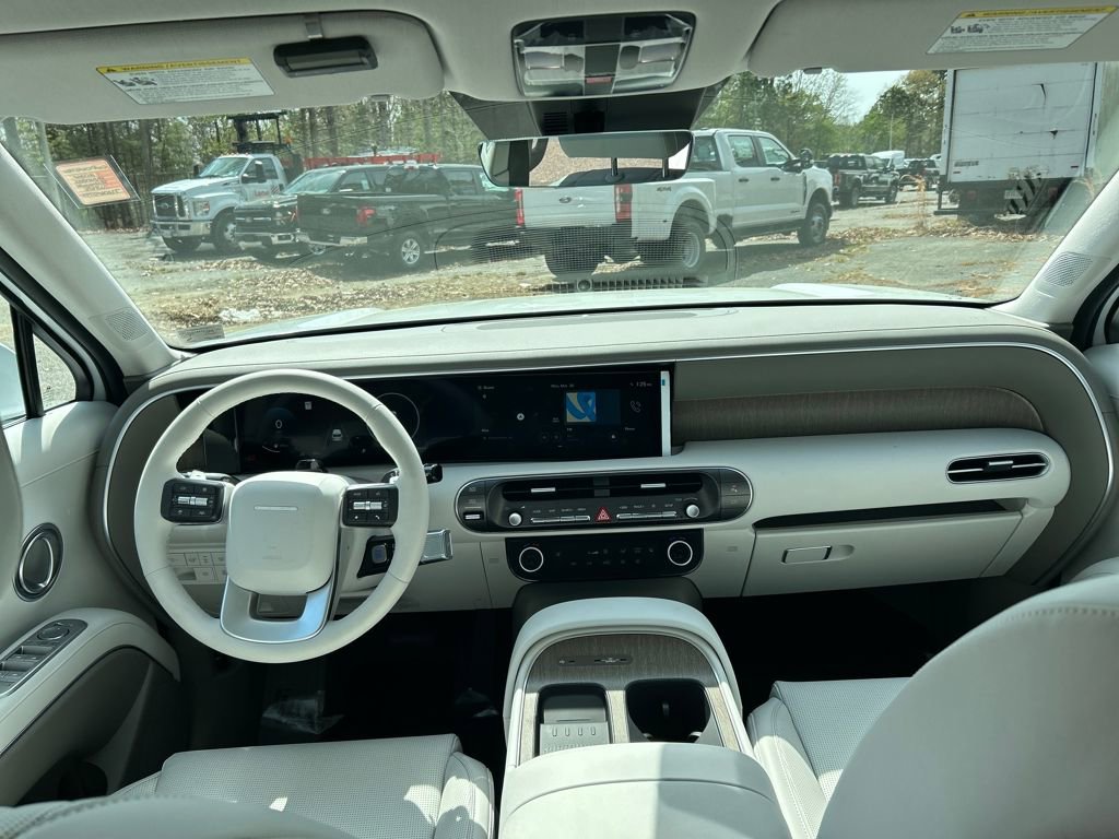 Used 2026 Hyundai Palisade SEL FWD image 28