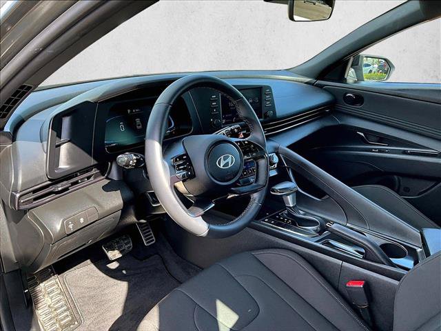 Used 2025 Hyundai Elantra Sport FWD image 14