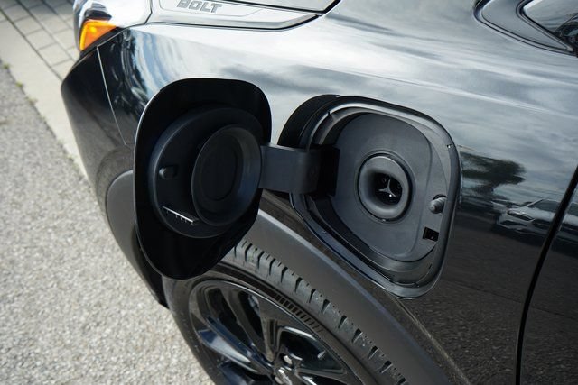 New 2027 Chevrolet Bolt RS w/ Technology Package FWD image 11