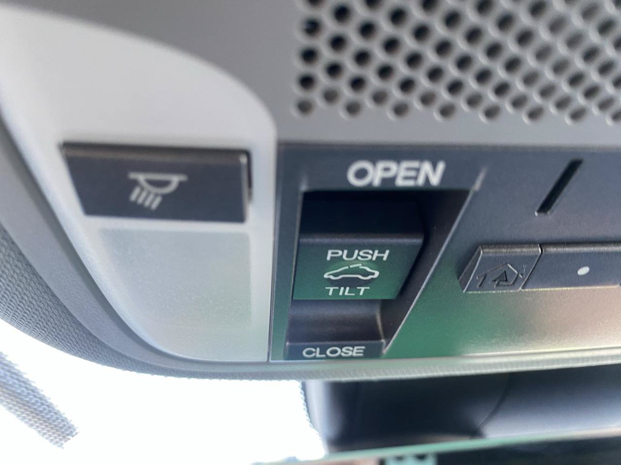 Used 2018 Acura TLX V6 SH-AWD image 22