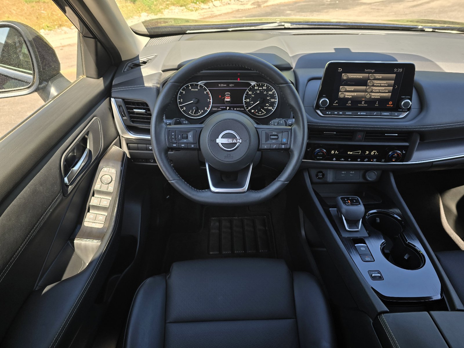 Used 2024 Nissan Rogue SV w/ SV Premium Package FWD image 13