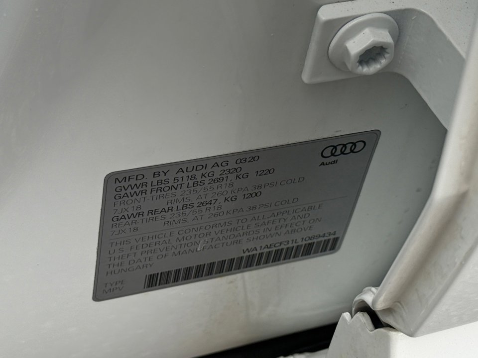 Used 2020 Audi Q3 2.0T Premium w/ Convenience Package AWD/4WD image 35