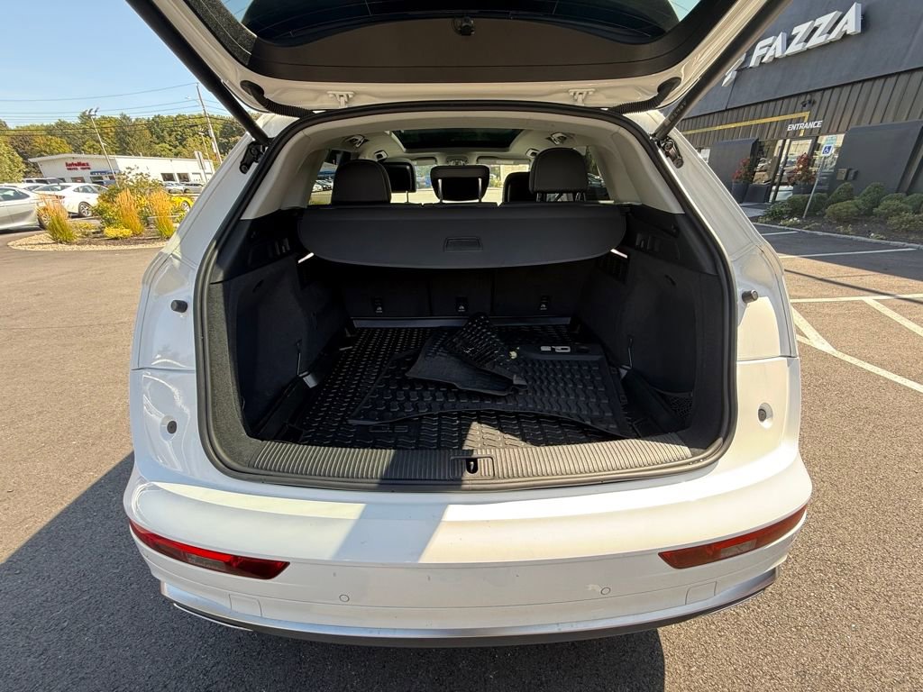 Used 2022 Audi Q5 2.0T Premium Plus w/ Premium Plus Package image 13