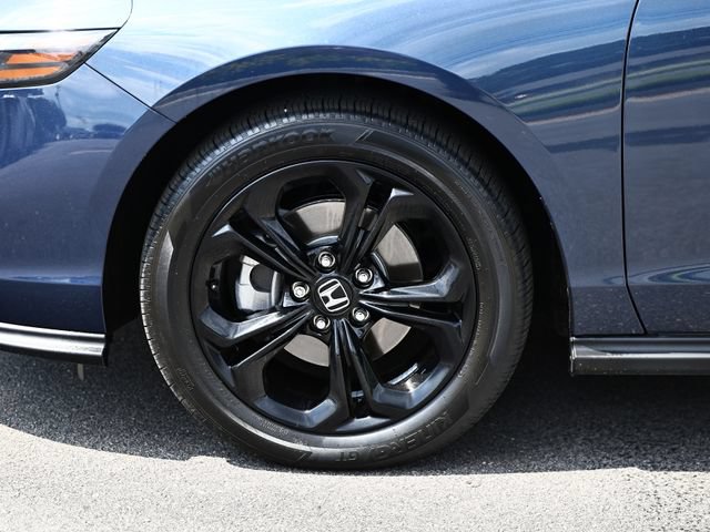 Certified 2025 Honda Accord SE image 4
