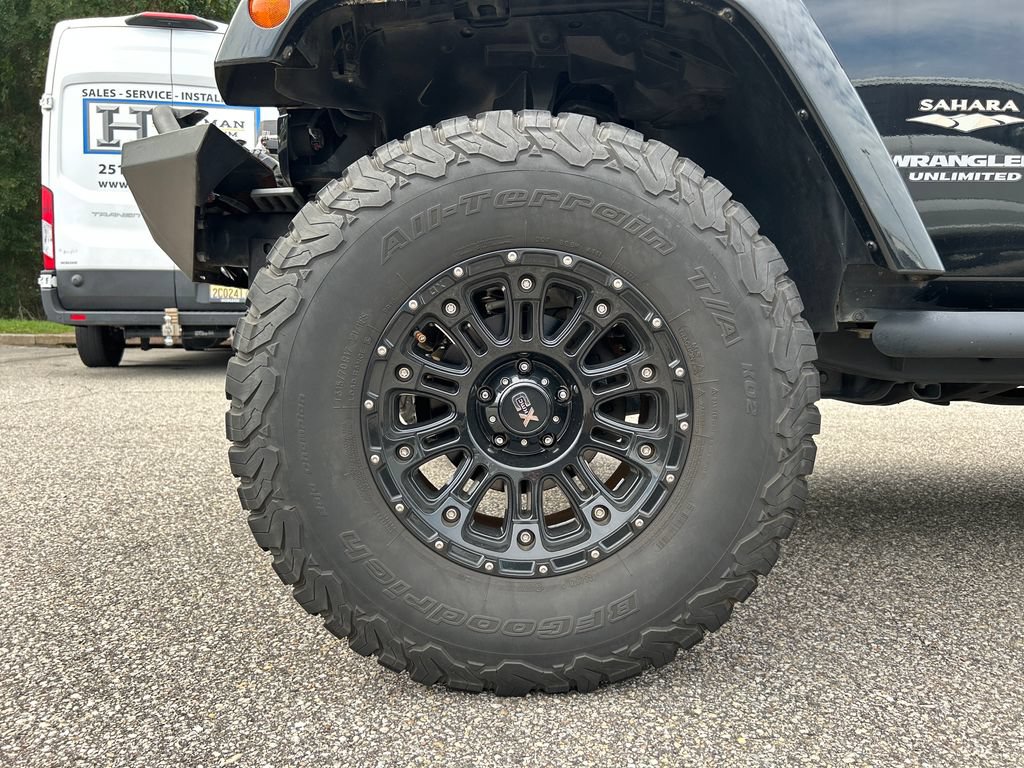 Used 2015 Jeep Wrangler Unlimited Sahara AWD/4WD image 6